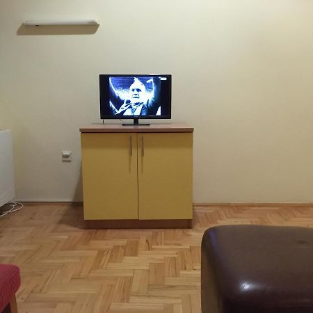 Hostel Teresianum Aleksinac Exteriör bild