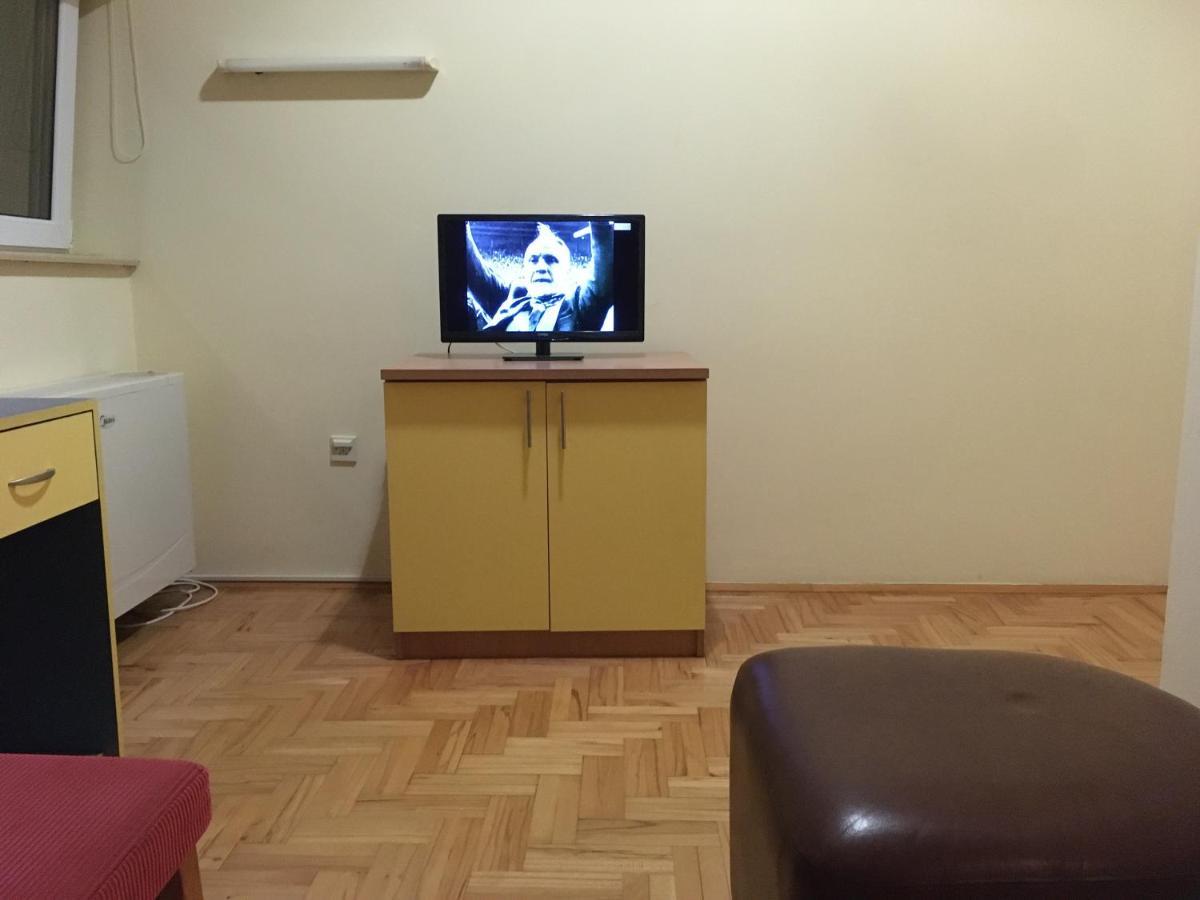 Hostel Teresianum Aleksinac Exteriör bild