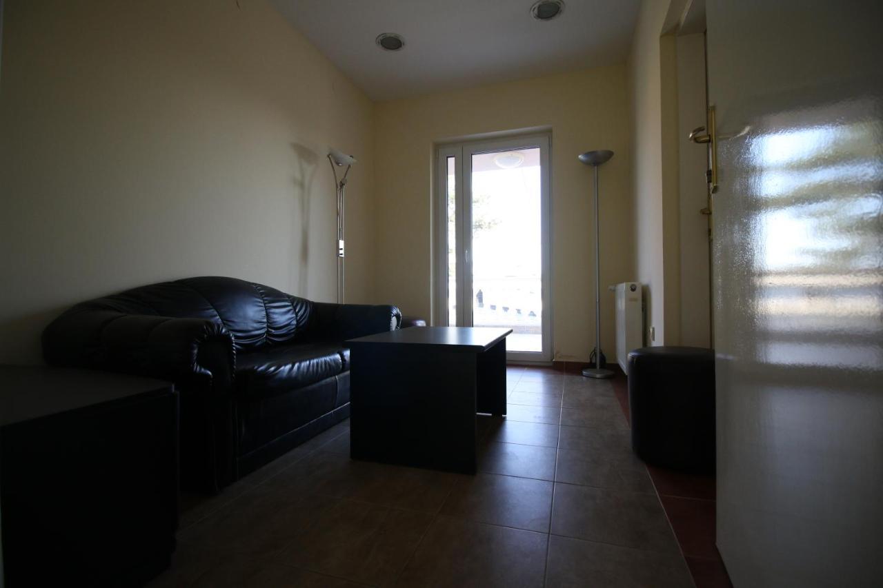 Hostel Teresianum Aleksinac Exteriör bild