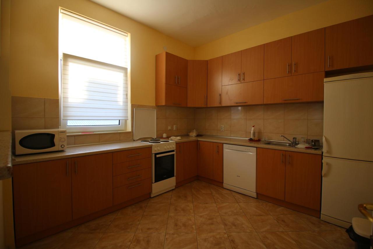 Hostel Teresianum Aleksinac Exteriör bild