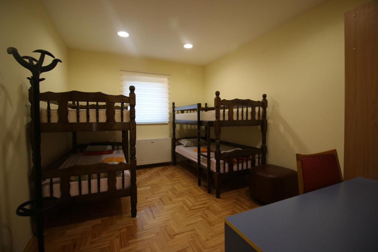 Hostel Teresianum Aleksinac Exteriör bild