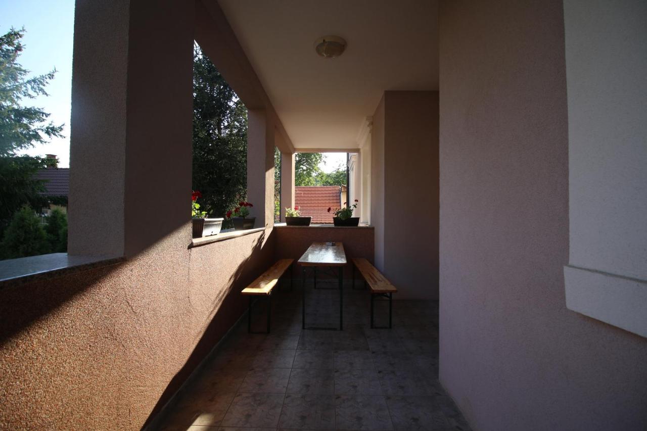 Hostel Teresianum Aleksinac Exteriör bild