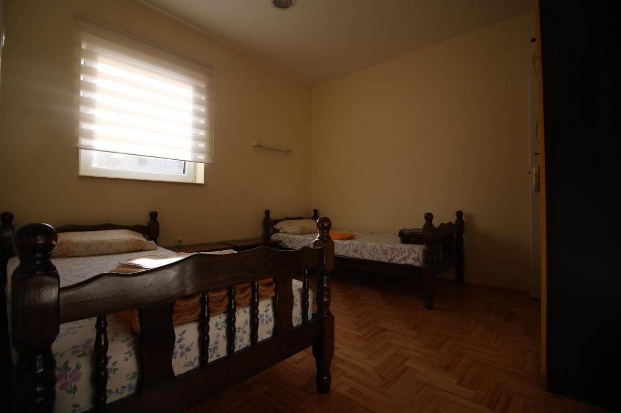 Hostel Teresianum Aleksinac Exteriör bild