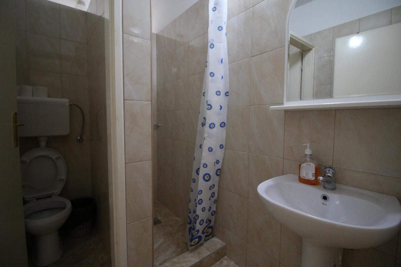 Hostel Teresianum Aleksinac Exteriör bild